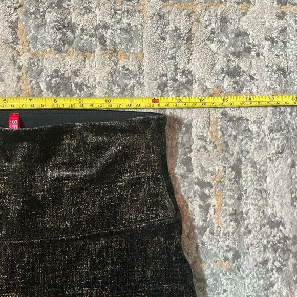 SPANX BLACK AND GOLD VELVET LEGGINGS! EUC! SIZE M - Picture 4 of 8